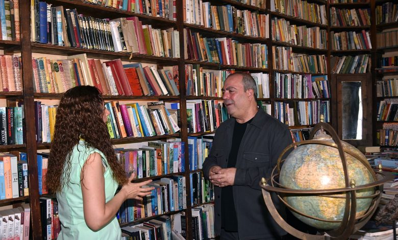 Son yıllarda romanlarıyla konuşulan bir gazeteci: Başaran Düzgün