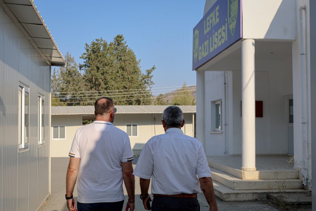 TDP’den Lefke Gazi Lisesi ve Erdal Abit İlkokulu’na ziyaret