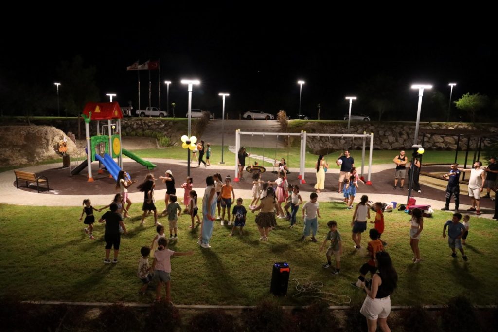 Topçuköy Çocuk Parkı ve Rekreasyon Alanı açıldı