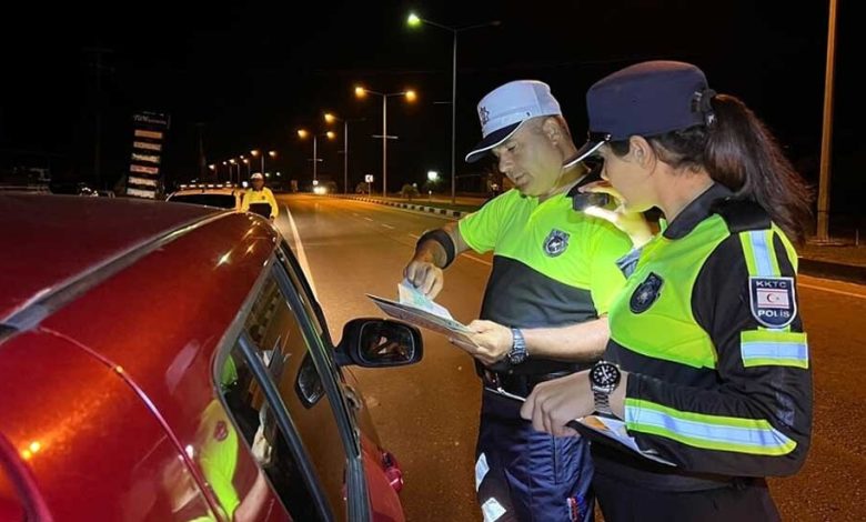 Trafik denetimleri... 27 araç trafikten men edildi, beş sürücü tutuklandı