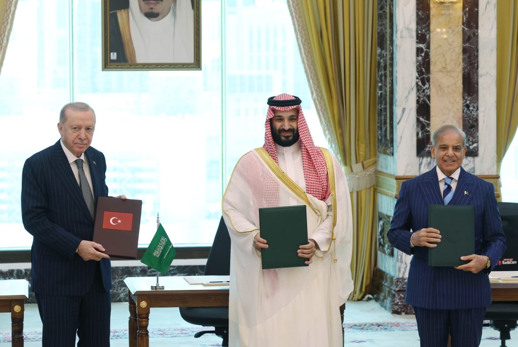 Türkiye, Suudi Arabistan ve Pakistan savunma anlaşması imzaladı
