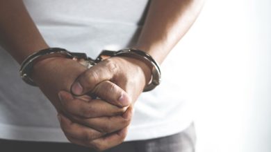 Uyuşturucu bulundurmaktan 2 kişi tutuklandı