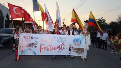 Yeniboğaziçi Pulya ve Uluslararası Halk Dansları festivalleri başladı