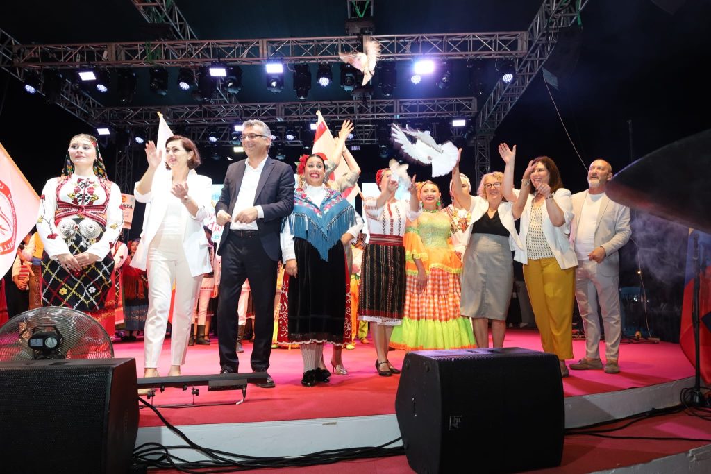 Yeniboğaziçi Pulya ve Uluslararası Halk Dansları festivalleri başladı