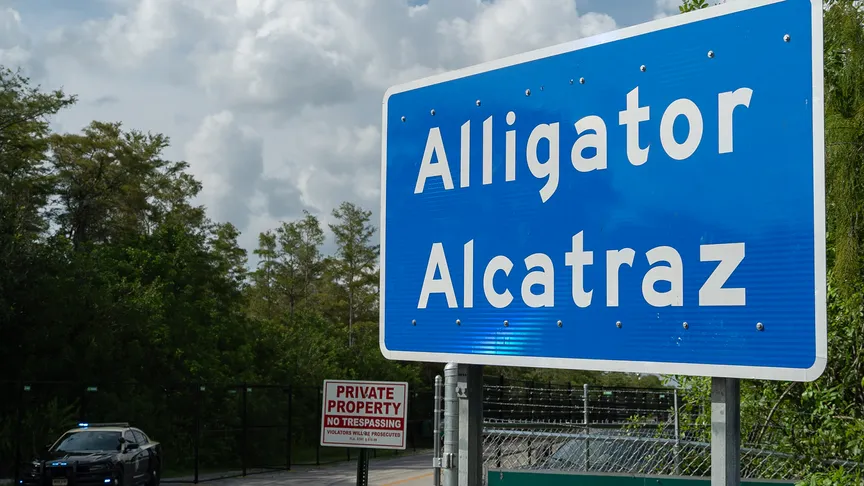 ABD'deki gözaltı merkezi Timsah Alcatraz'da "küçük metal kafesler" kullanıldığı belirtildi