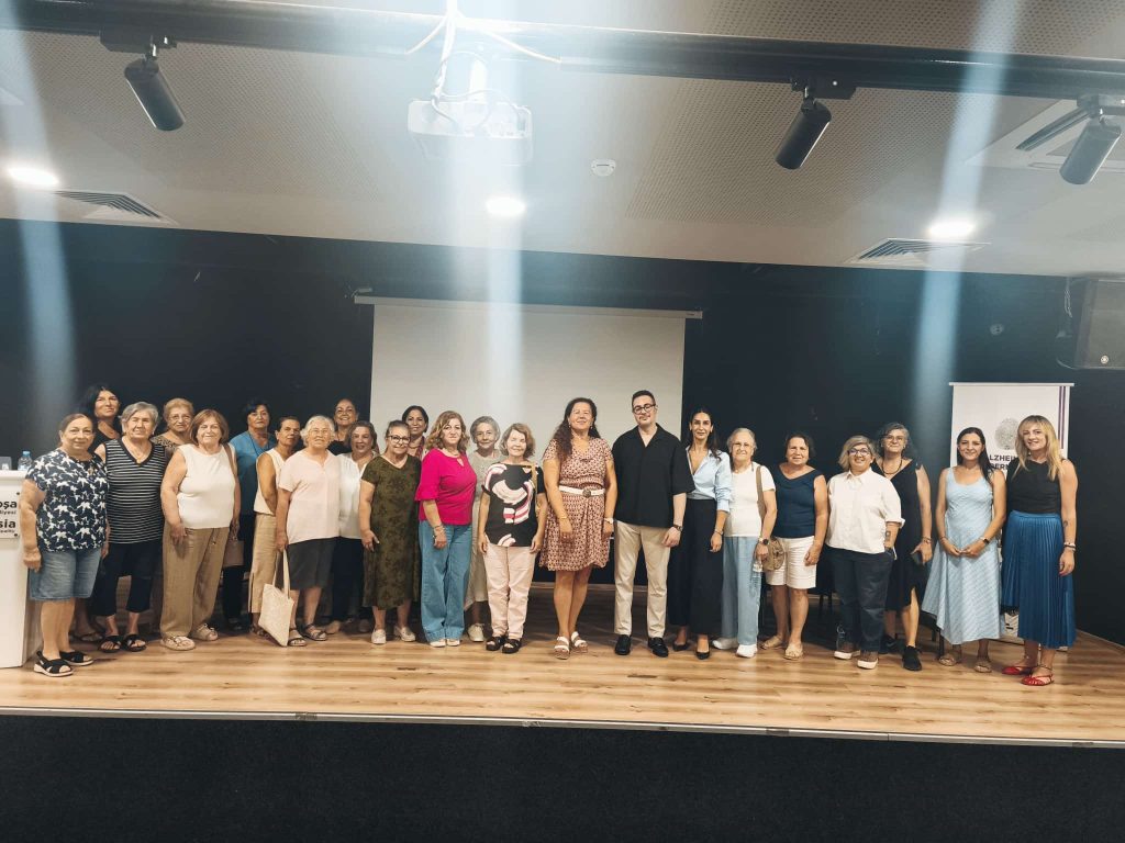 Alzheimer Derneği, Lefkoşa ve Gazimağusa'da farkındalığı arttırma amacıyla toplantılar düzenledi