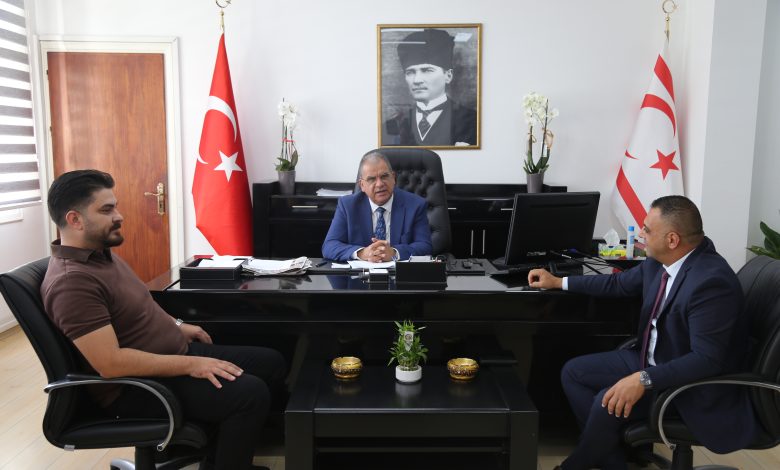 Bakan Sucuoğlu, Gazimağusa Birleşik Taksiciler Birliği heyetini kabul etti