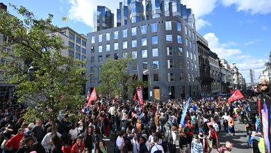 Brüksel'de öğrenciler eğitim ücretlerindeki artışı protesto etti