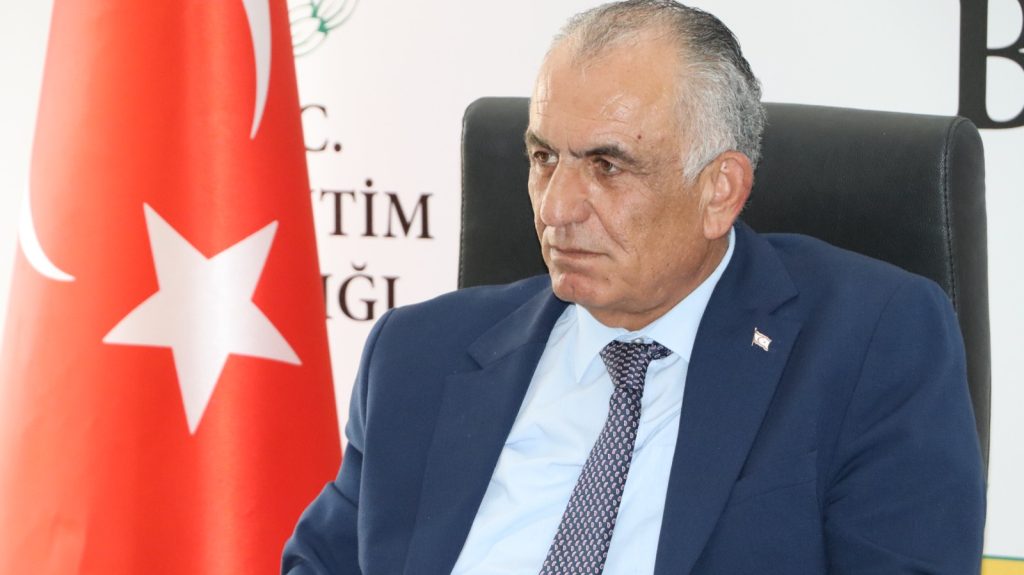Çavuşoğlu AÖA yönetimiyle görüştü: "Desteğimiz sürecek"
