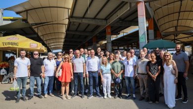 CTP ile TDP Lefkoşa Açık Pazarı’nı ziyaret etti