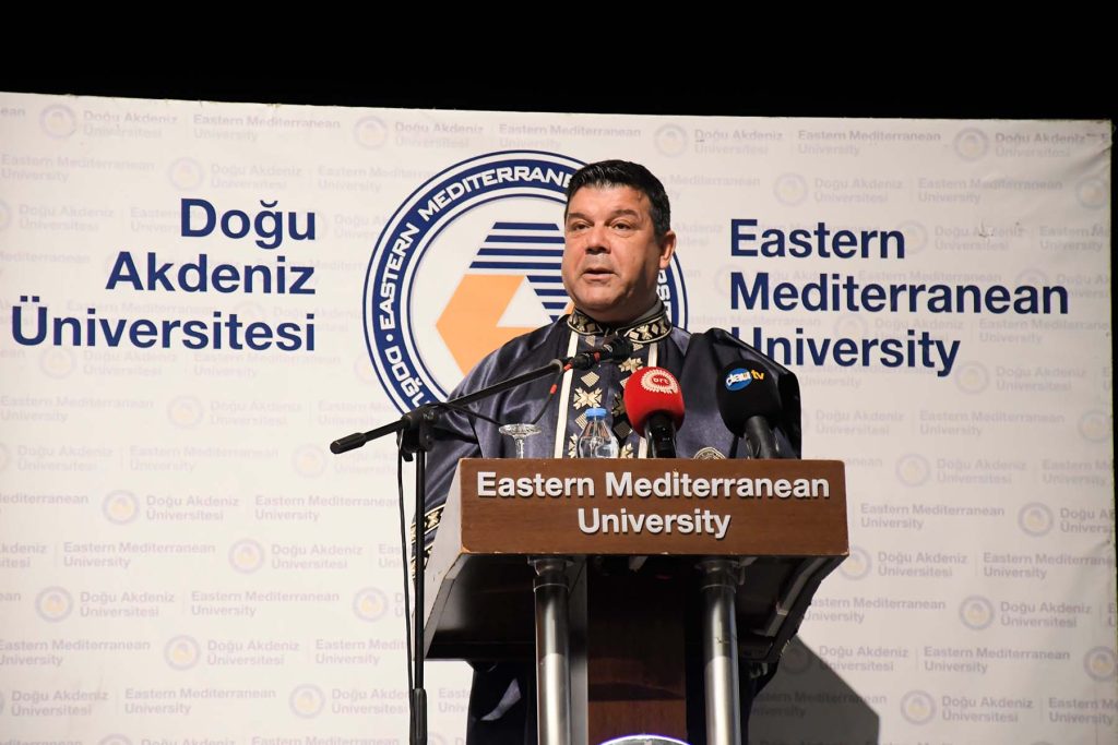 DAÜ Dr. Fazıl Küçük Tıp Fakültesi’nde akademik yıl açılış ve beyaz önlük töreni yapıldı
