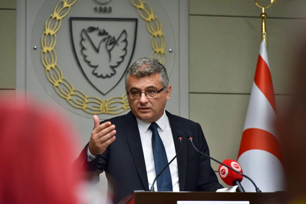 Erhürman: “Güven yaratıcı önlemlerin birkaç tanesi üzerinde uzlaşma ihtimalimiz varsa görüşmeye katılacağımı bildirdim”