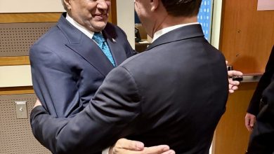Ertuğruloğlu, Pakistan Dışişleri Bakanı Mohammad Ishaq Dar'la görüştü