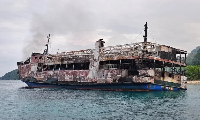 Filipinler'deki feribot yangınında ölenlerin kimlik tespiti aylarca sürebilir