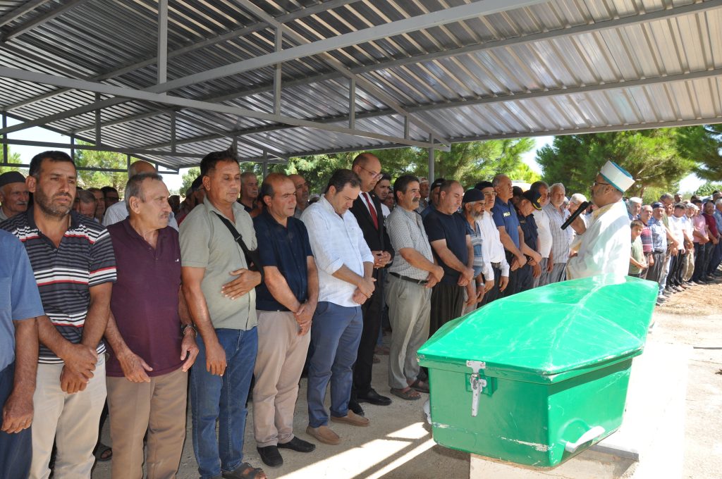 Girne'de geminin batması sonucu hayatını kaybeden Şerif Özdemir'in cenazesi Mersin'de toprağa verildi