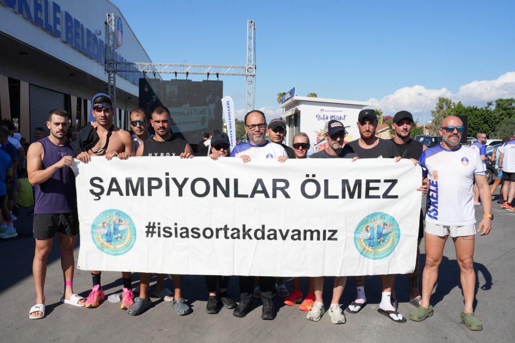 İskele Yarı Maratonu koşuldu… Sadıkoğlu: “Birlikte bir gelecek için adım atıyoruz”