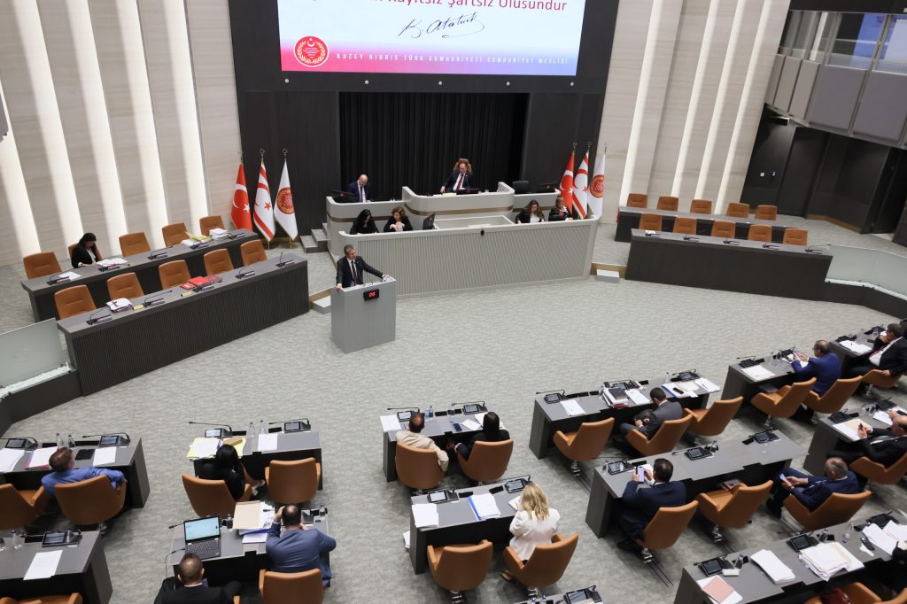 Karma oyun kaldırılmasını içeren Seçim ve Halkoylaması Yasası Meclis’te oy çokluğuyla kabul edildi