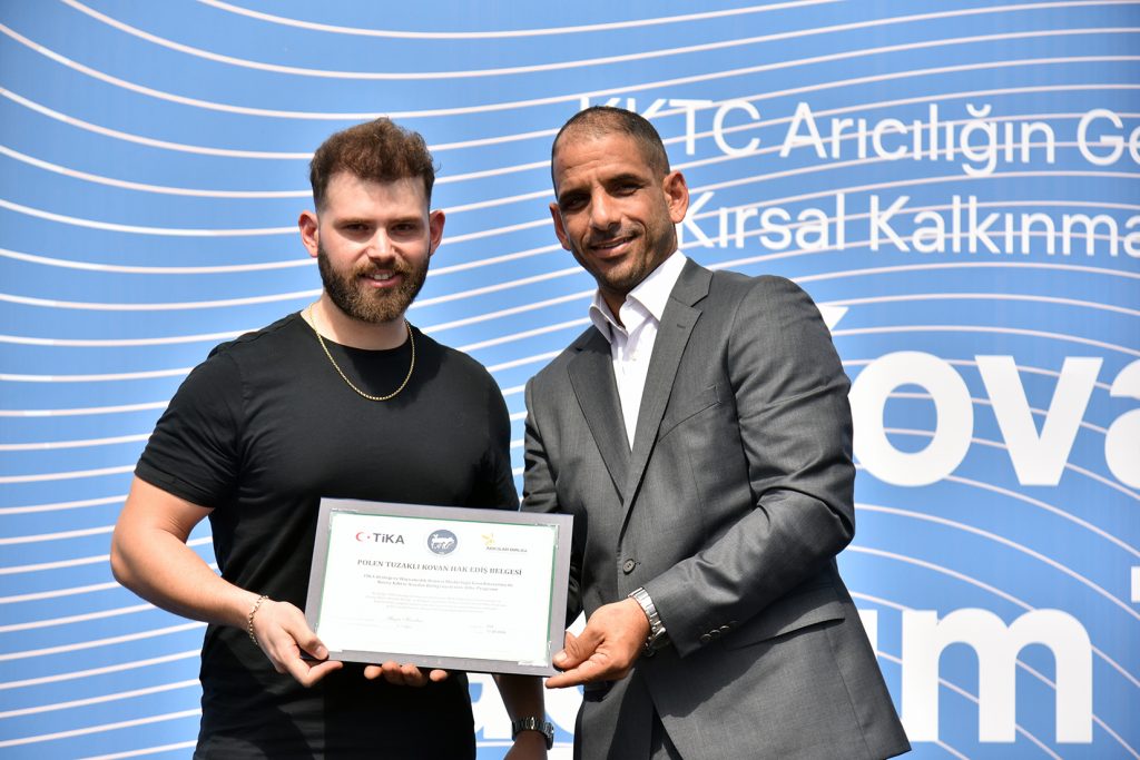 “KKTC Arıcılığının Geliştirilmesi Kırsal Kalkınma Projesi-Kovan Dağıtım Töreni” yapıldı… 170 üreticiye bin modern arı kovanı