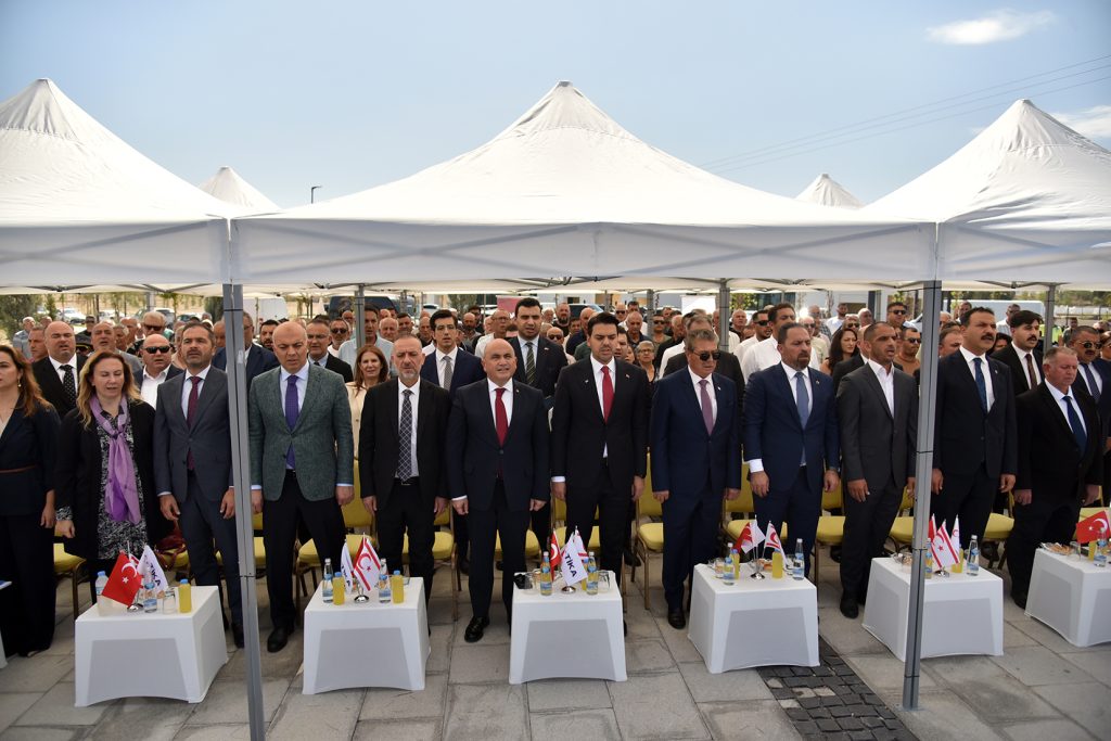 “KKTC Arıcılığının Geliştirilmesi Kırsal Kalkınma Projesi-Kovan Dağıtım Töreni” yapıldı… 170 üreticiye bin modern arı kovanı