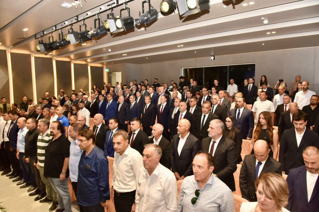 Lefkoşa'ya yeni stadyum ve spor kompleksi... Bak:"el birliğiyle çalıştık"