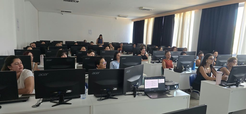 Öğretmenlere yönelik hizmet içi eğitim programı devam ediyor