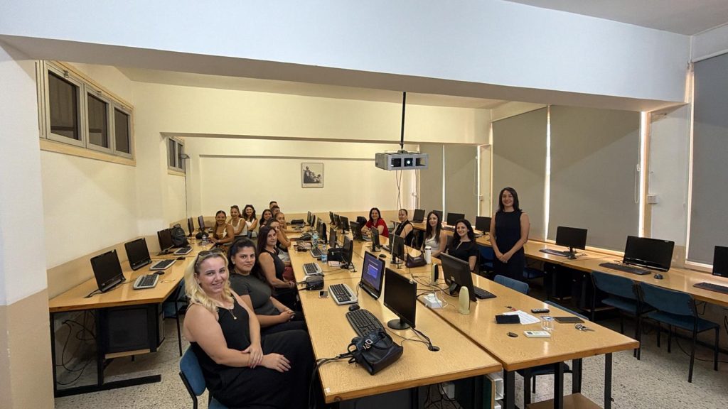 Öğretmenlere yönelik hizmet içi eğitim programı devam ediyor