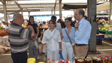 Özersay, Girne Açık Pazarında esnaf ve vatandaşla bir araya geldi