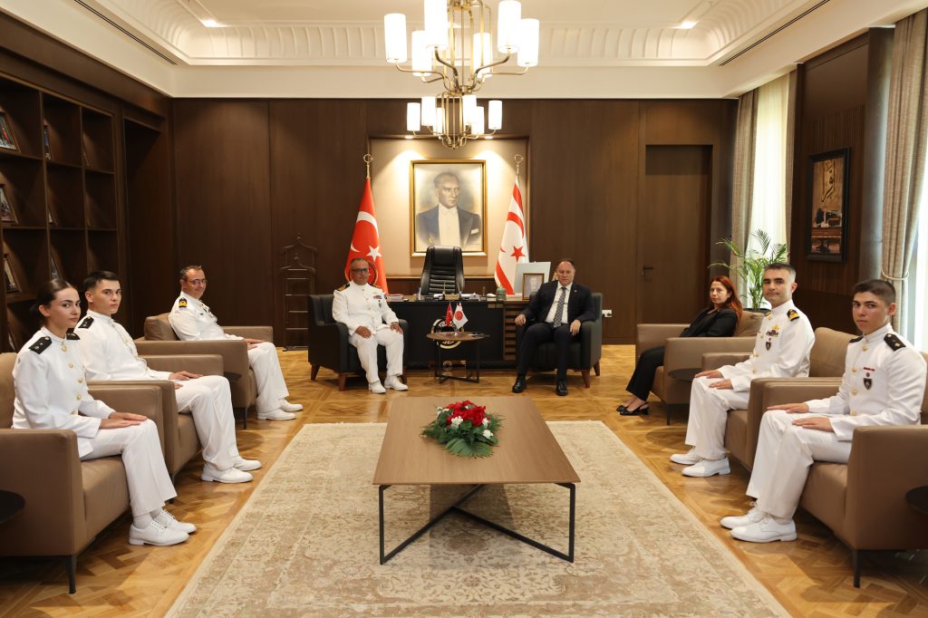 Öztürkler, Deniz Harp Okulu öğrencilerini kabul etti