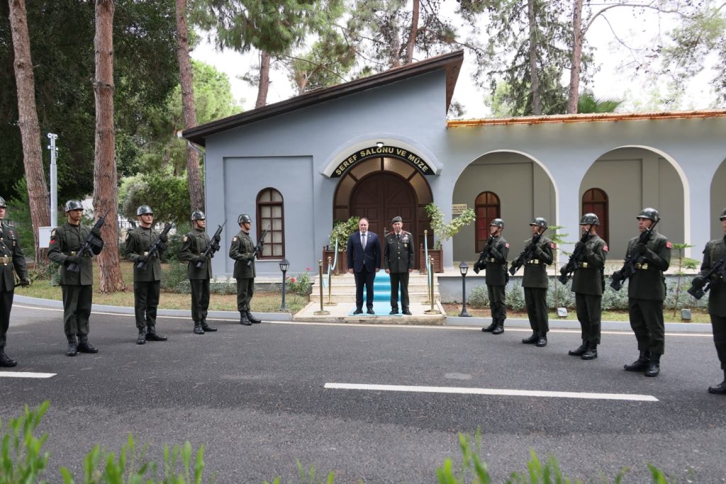 Öztürkler Korgeneral İnaltekin ile Tümgeneral Bilir’i ziyaret etti