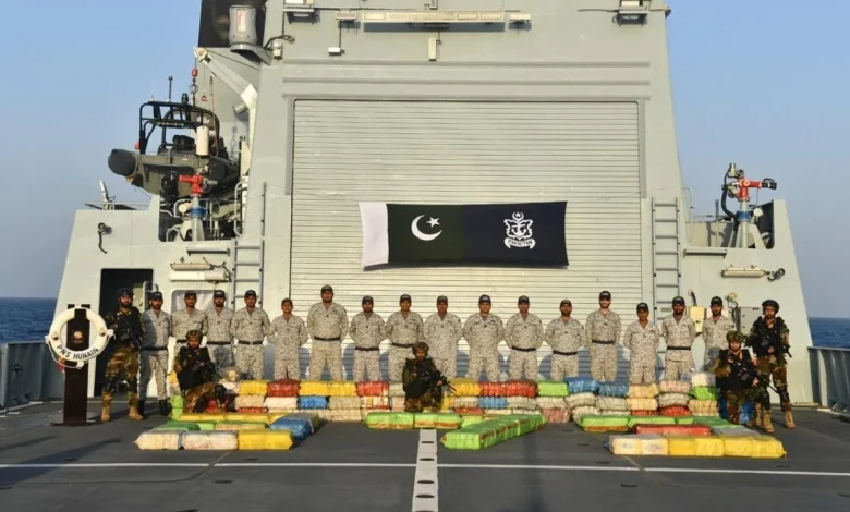 Pakistan donanması, Umman Denizi'nde 2 bin 800 kilogramdan fazla uyuşturucu ele geçirdi