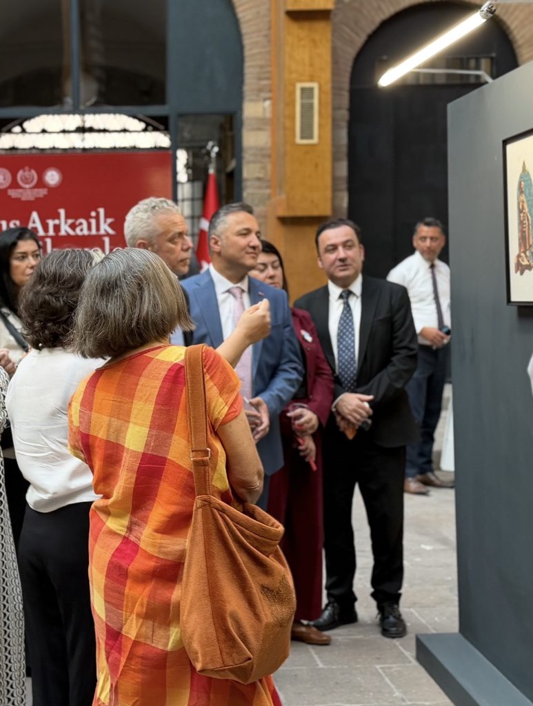 Sanatçı Mine Okur’un “Arkaik Sezgi” baskı resim sergisi Ankara’da açıldı