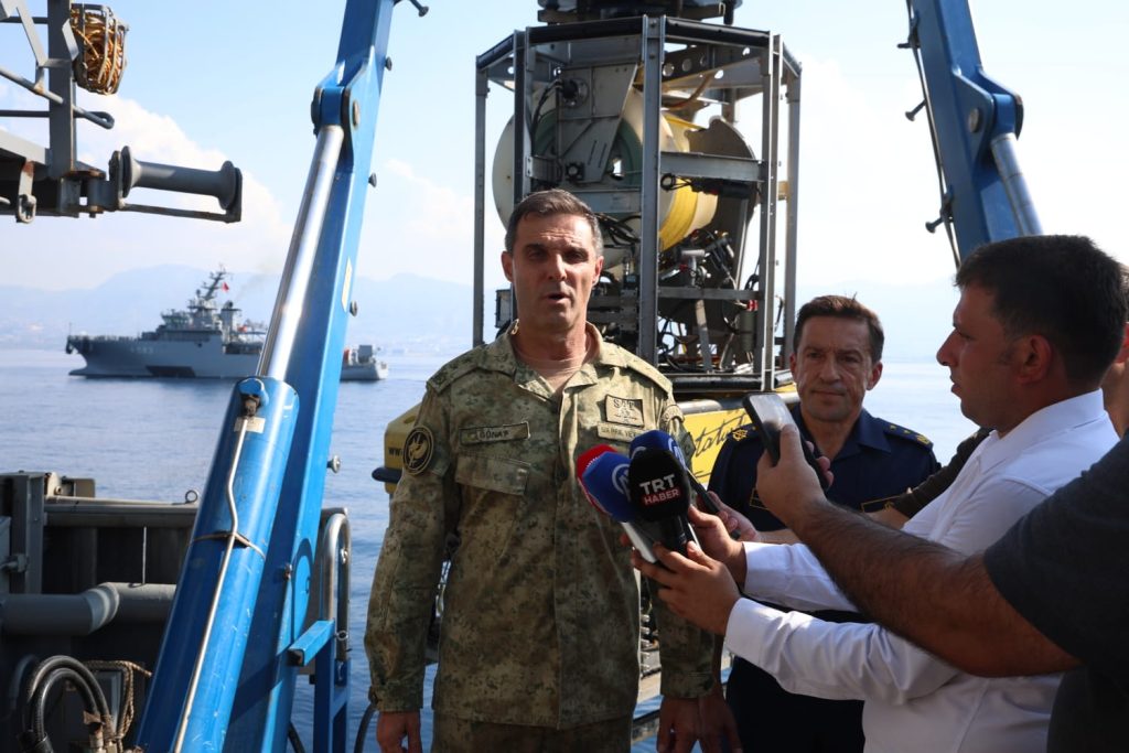TAK ekibi, TCG Alemdar gemisinde... Kayıp 16 kişiyi arama çalışmaları aralıksız sürüyor
