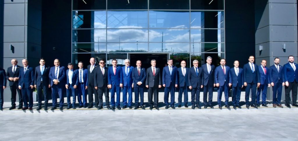 Yılmaz ve Üstel, Ercan Havalimanı'nda basın toplantısı düzenledi