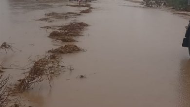 Yılmazköy - Kılıçaslan ana yolu üzerinde bulunan dere taştı...Yol trafik akışına kapatıldı