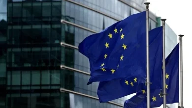 AB, Rusya'nın uyarısına rağmen Kiev'de mevcudiyetini sürdüreceğini duyurdu