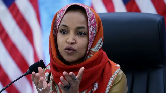 ABD'de Somali doğumlu Kongre üyesi Ilhan Omar, evindeki arama için Trump'ı suçladı