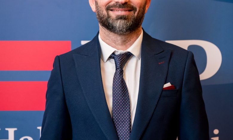 Akbaşak: “Halkın kaybettiği güveni yeniden inşa edeceğiz”