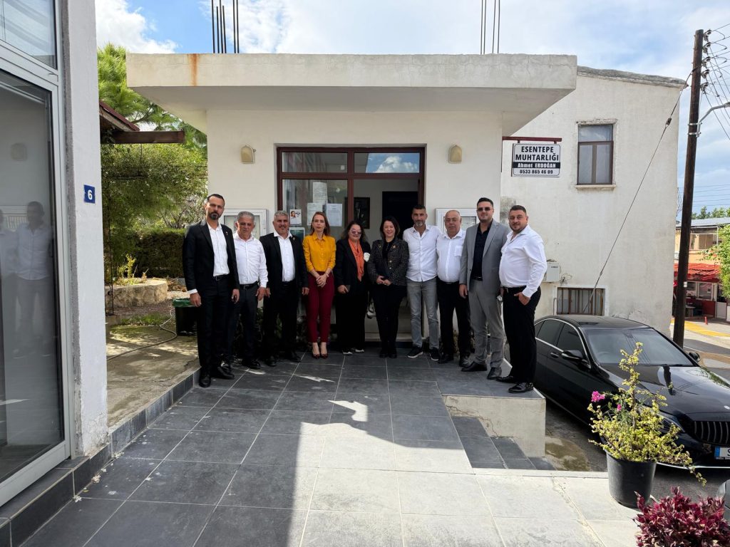 Albayrak, bölge muhtarlarıyla bir araya geldi