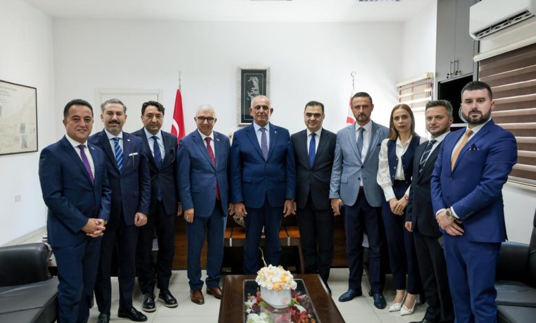 Bakan Çavuşoğlu, Türk Kızılay heyetini kabul etti