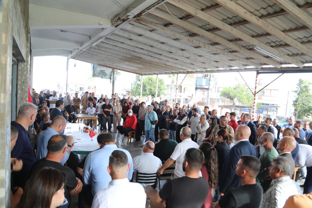 Başbakan Üstel bazı Karpaz köylerini ziyaret etti