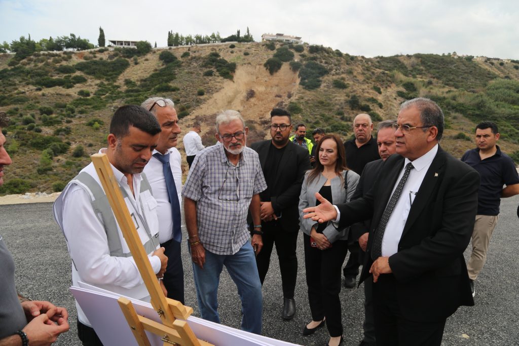 Bayındırlık Bakanı Sucuoğlu, Girne dağ yolunda incelemelerde bulundu