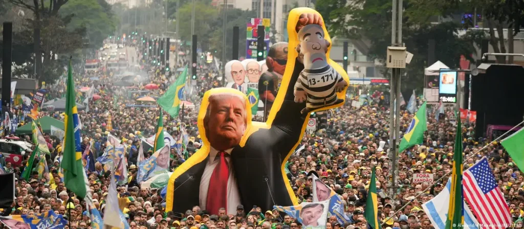Brezilya'da binlerce kişi Devlet Başkanı Lula da Silva'ya destek mitinginde buluştu