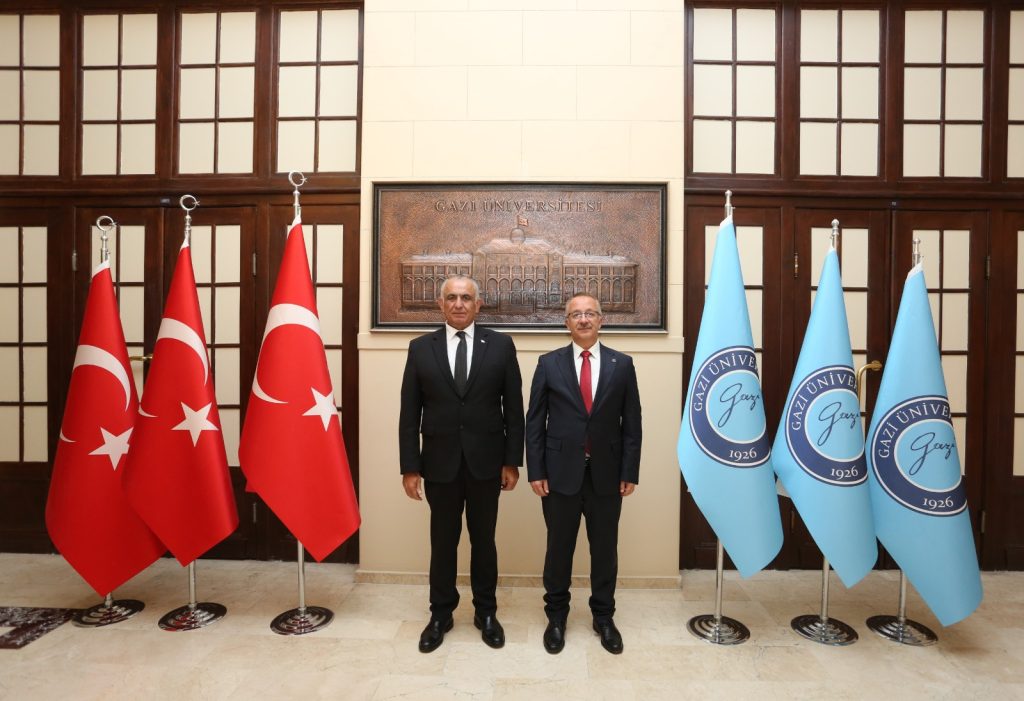 Çavuşoğlu, Gazi Üniversitesi Rektörü Ünal’ı ziyaret etti