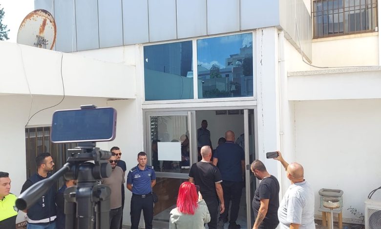 El-Sen grevinde üçüncü gün… Kıb-Tek yönetimi ile El-Sen heyeti görüşüyor