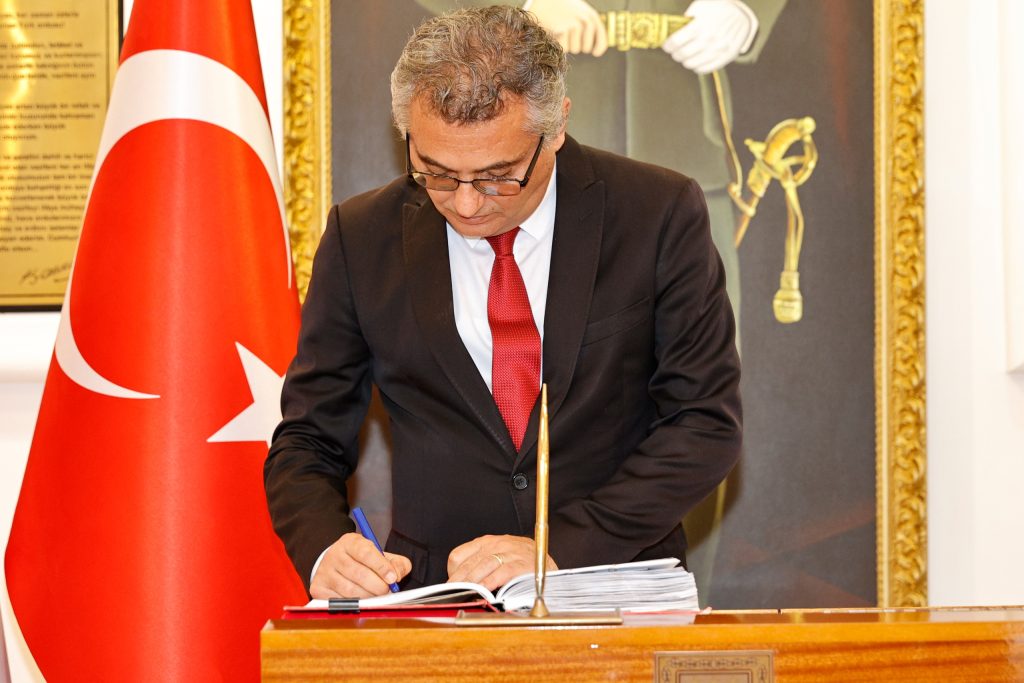 Erhürman, KTBK Komutanı Korgeneral İnaltekin’i ziyaret etti