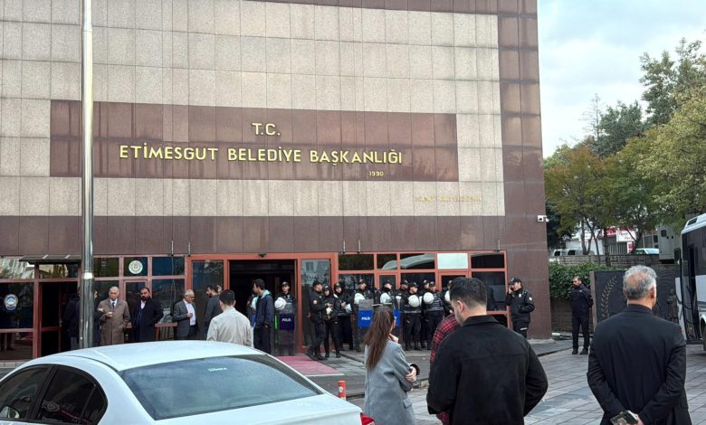 Etimesgut Belediyesi'ne yeni operasyon: Başkan yardımcıları dahil 25 gözaltı