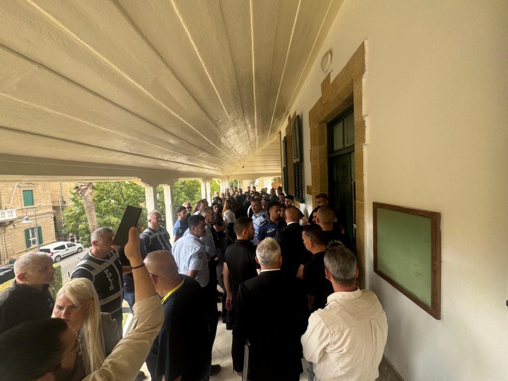 Fatma Ünal’ın sahte diploma davasında karar 13.30’da açıklanacak... Mahkeme sanığı tüm davalardan suçlu buldu