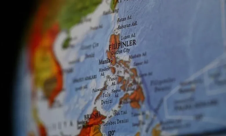 Filipinler'de 2 askeri eğitim uçağının havada çarpıştığı kazada 4 pilot hayatını kaybetti