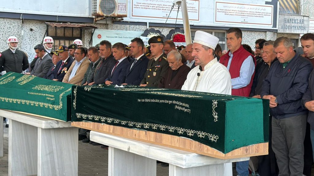 Gemi kazasında yaşamını yitiren Orhan Bekret defnedildi