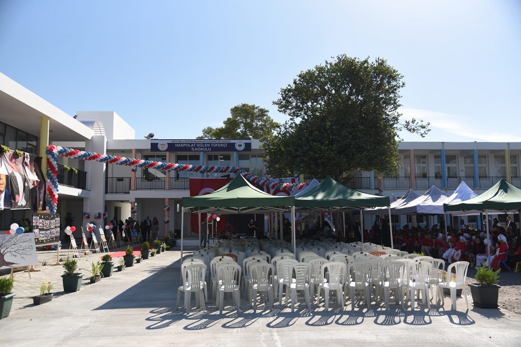 Haspolat Gülen Tüfekçi İlkokulu’nda yeni derslik binaları ve oyun parkı açıldı
